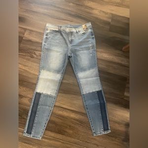 NWT NY&Co front detail jegging